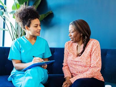 nurse talking to patient 